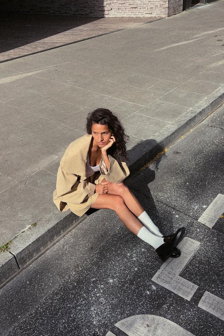 Contour Belted Trench