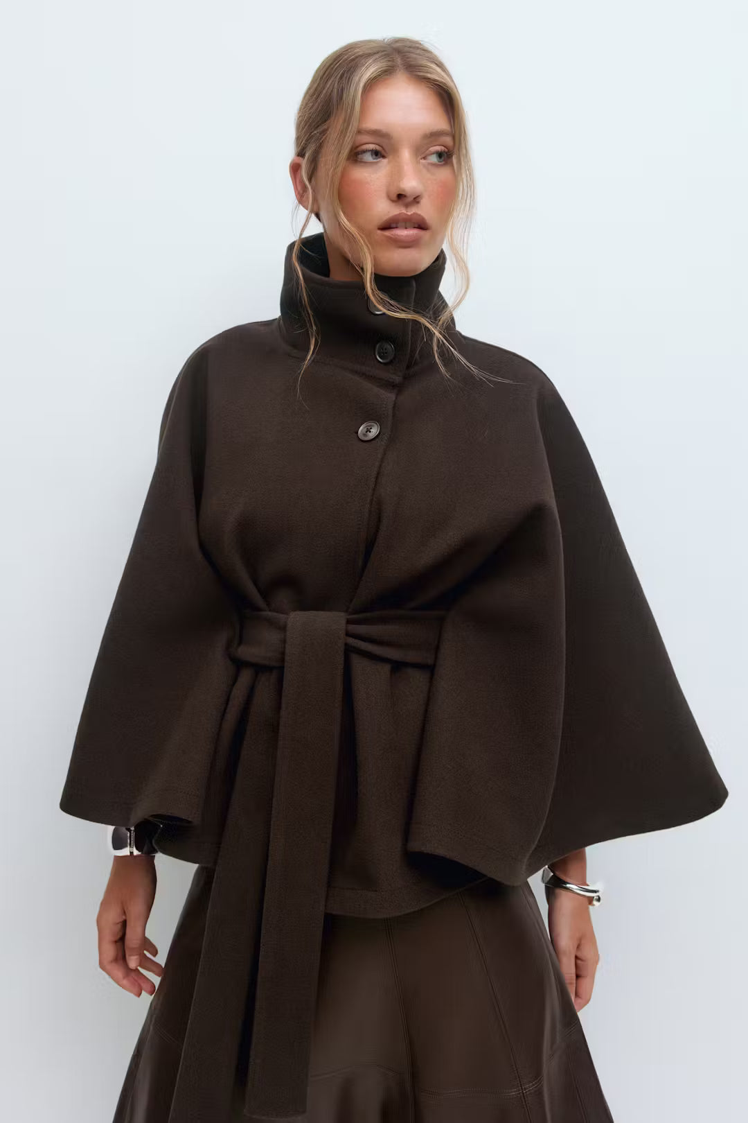 Meravant Amberfall Cape