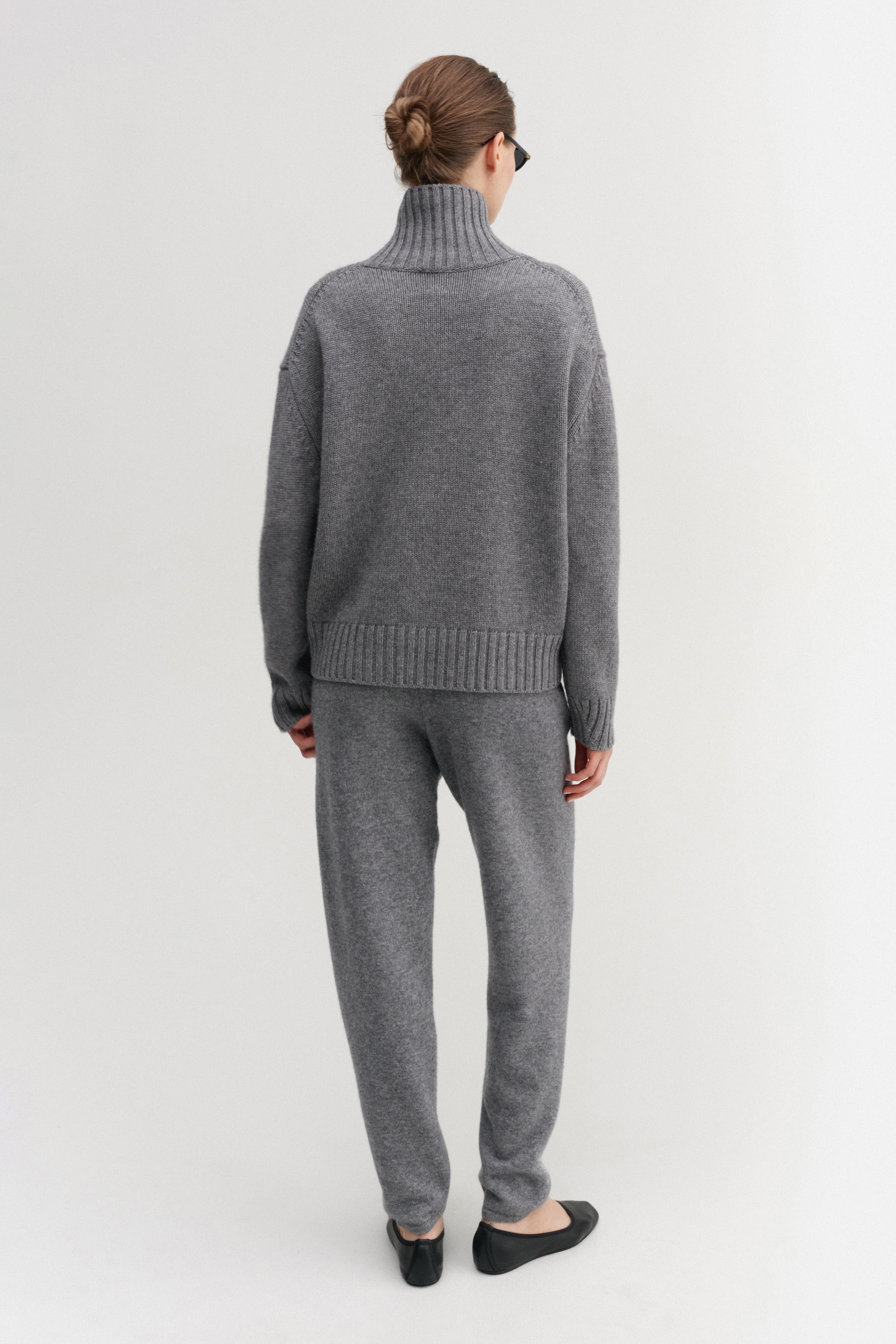 Meravant Grey Turtleneck Sweater