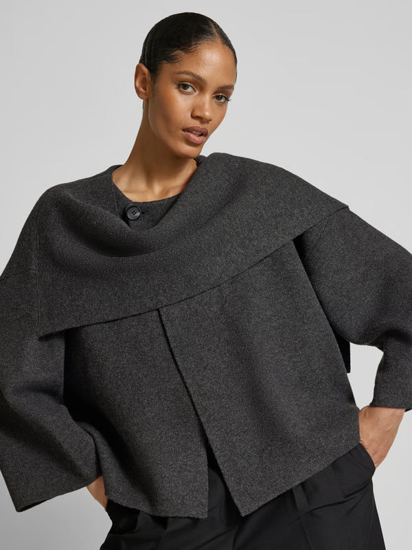 Meravant Dark Grey Sweater